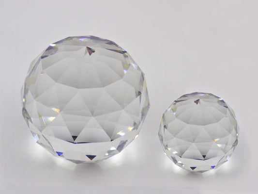 Color- Changing Crystal Ball