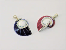 Load image into Gallery viewer, Silver / Seashell Pendants